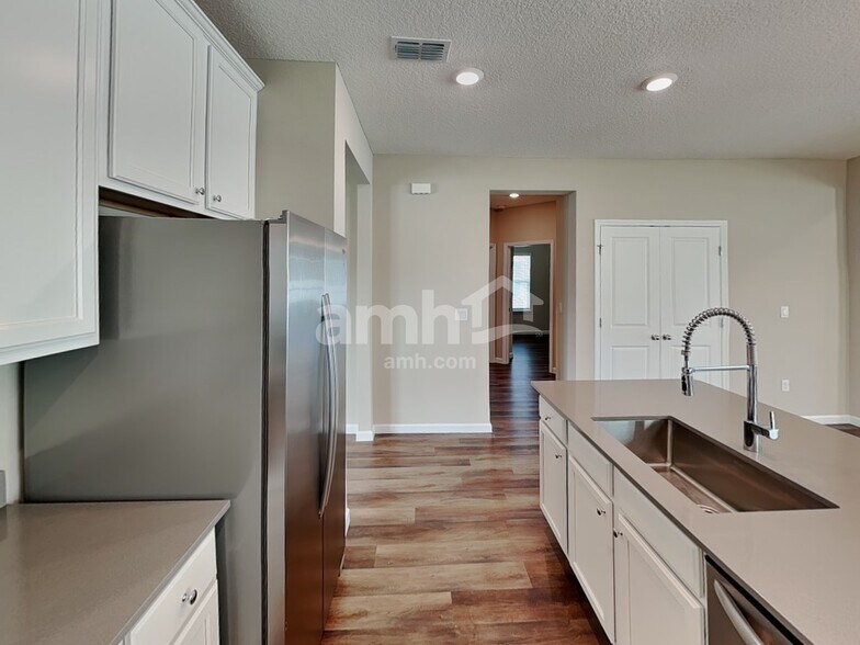 Building Photo - 204 Hemlock Pt
