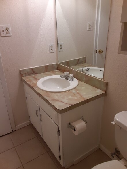 hall bath vanity - 3324 Dorothy Ln