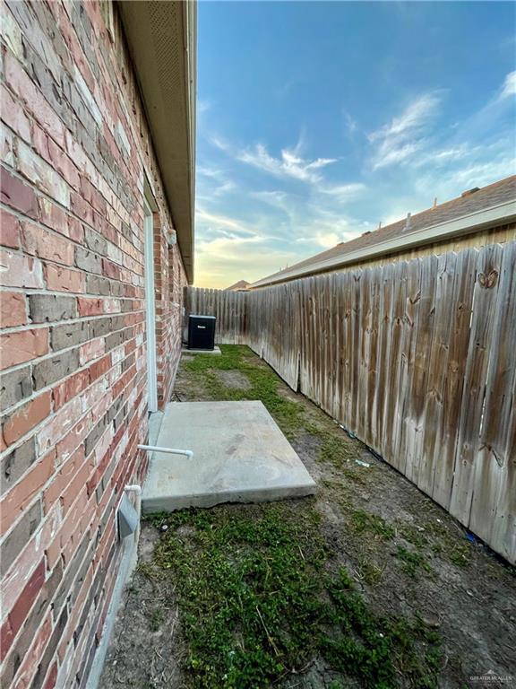 Building Photo - 2605 E Franklin Ave