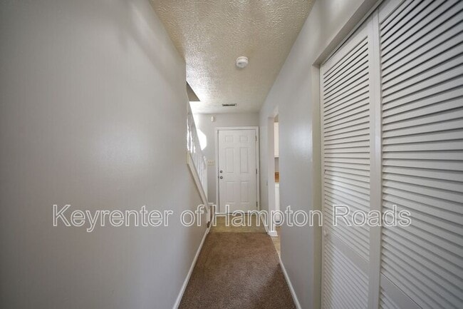 Building Photo - 313 Gaylor Ln