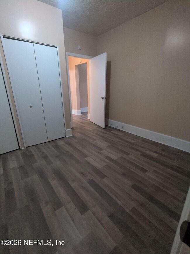 Building Photo - 1319 Steele St