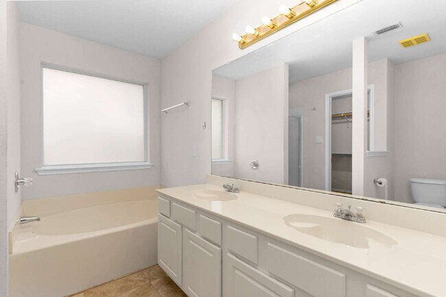 Building Photo - South Arlington, TX- Beautiful 3-Bedroom, 2-Bath Home with Open-Concept Living, Fenced Backyard &...