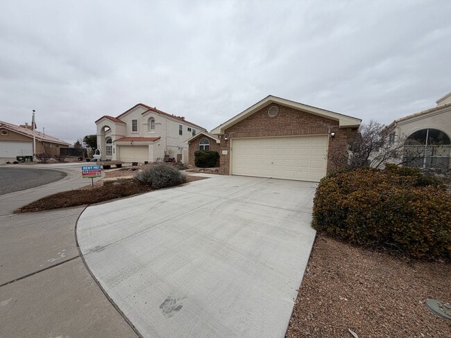 Building Photo - 3 Bedroom Single Story Home Available Near Juan Tabo Blvd SE & Southern Blvd SE!