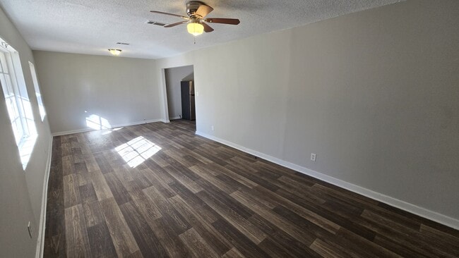 Building Photo - 512 Woodward Ave