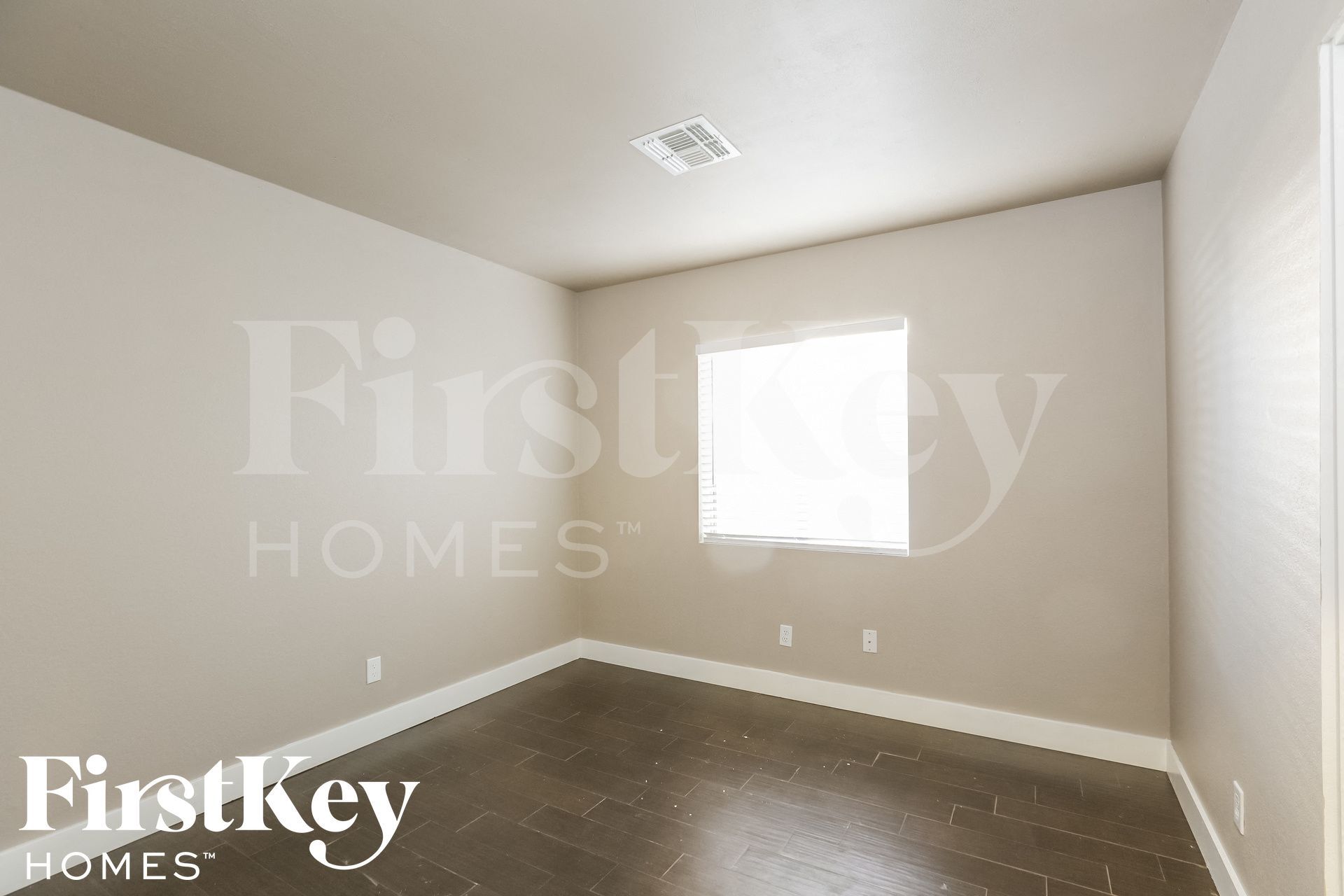 Building Photo - 7366 W Jenan Dr