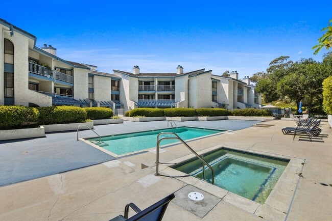 Building Photo - Beautiful 2B | 2B Condo in Los Feliz!