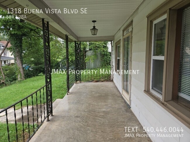 Building Photo - 1318 Buena Vista Blvd SE