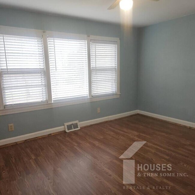 Building Photo - 813 Fox Squirrel Ridge Rd