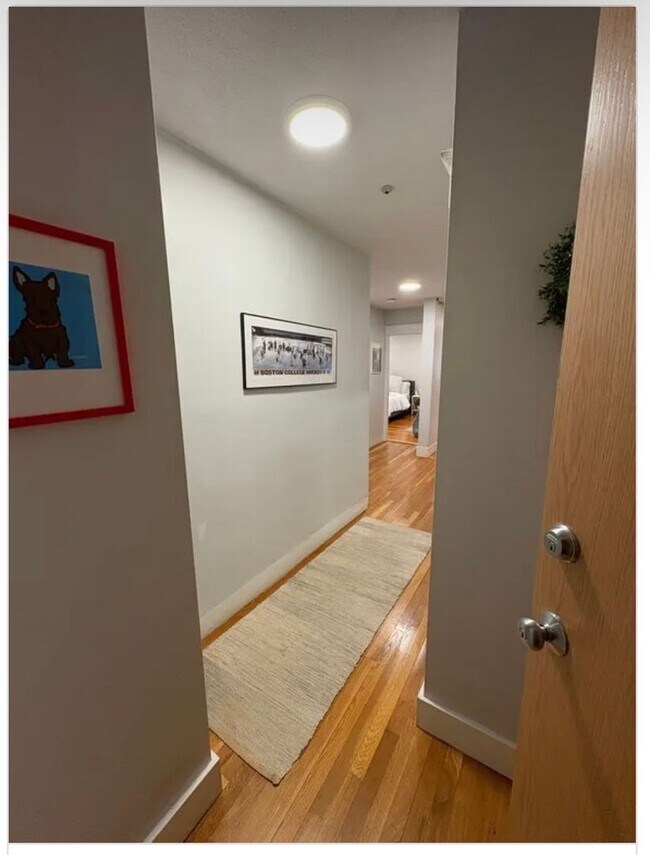 Building Photo - Beautiful 1.5 bedroom in Brighton…. DON’T MISS OUT!!!!