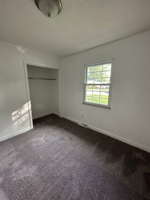 Building Photo - 5125 Bigelow Dr
