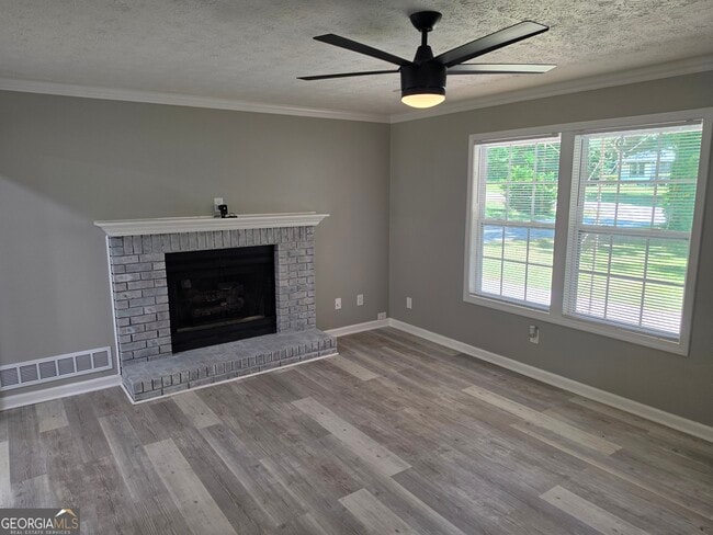 Building Photo - 586 Ridge Ave