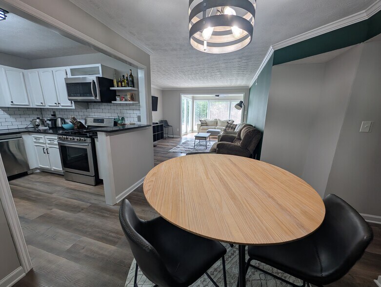 Building Photo - 1302 Natchez Trce