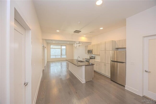 Building Photo - 1020 Elmwood Ave