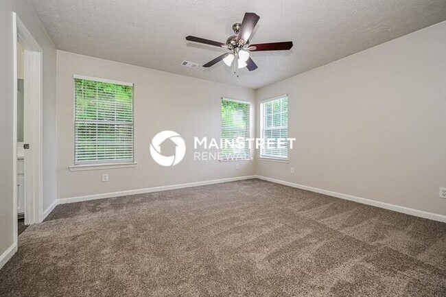 Building Photo - 4 Bedroom Pet-Friendly Home in DECATUR, GA with Main Street Renewal