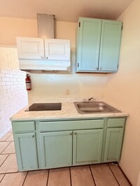 Building Photo - 232 W Flores St