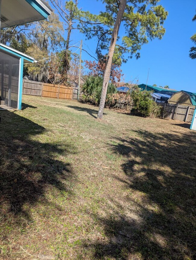 Building Photo - 3BR 2BA 1 Car Garage, Edgewater