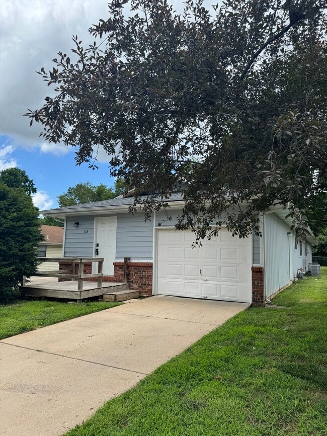 Primary Photo - Charming 2 Bedroom Duplex!