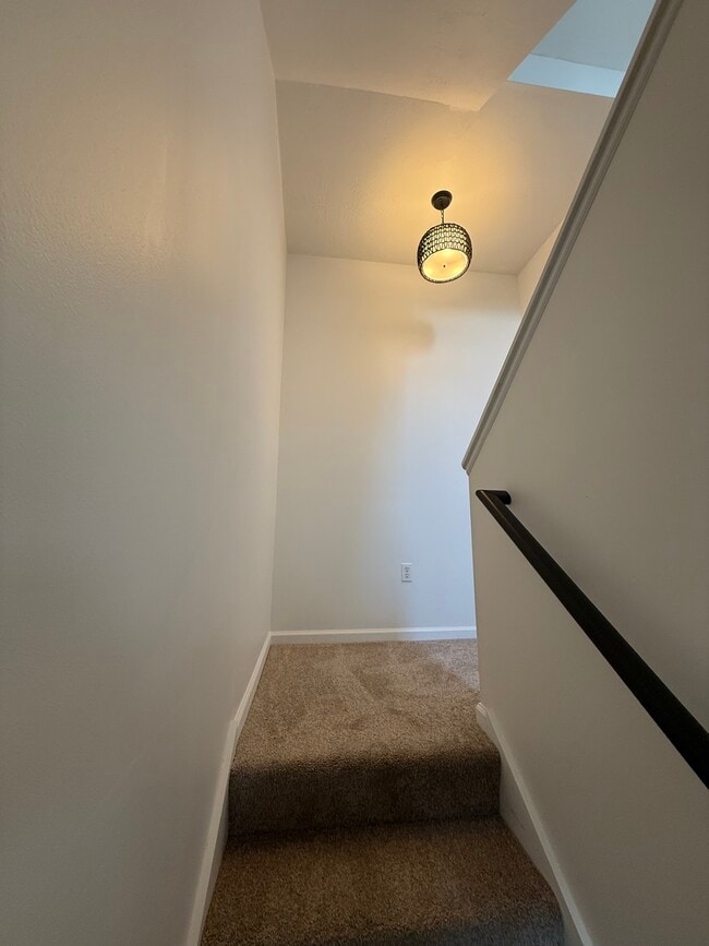 Building Photo - 507 Avery St