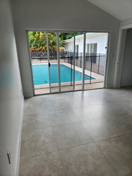 Building Photo - 11455 SW 82nd Ave