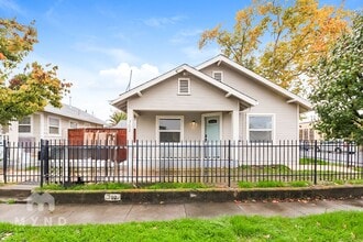 Building Photo - 702 Dixieanne Ave