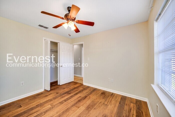 Building Photo - 502 El Camino Real S
