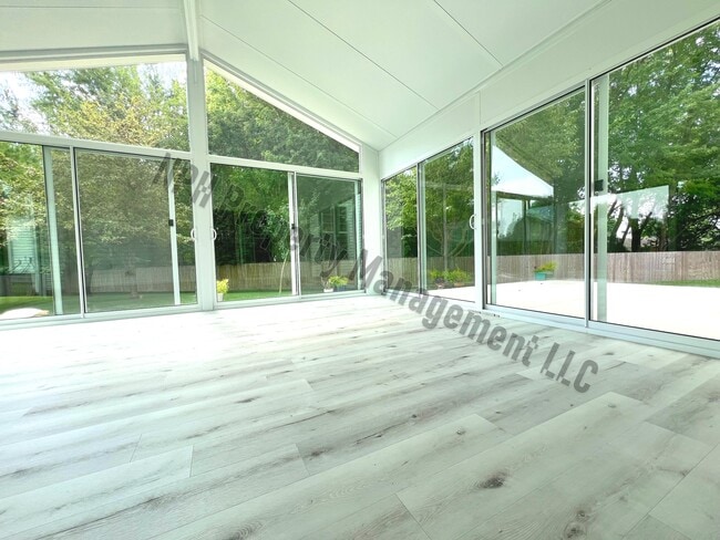 Building Photo - 11726 Kingwood Ct