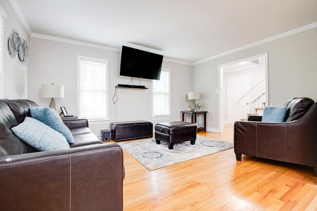 Building Photo - 3010 Fox Chase Dr