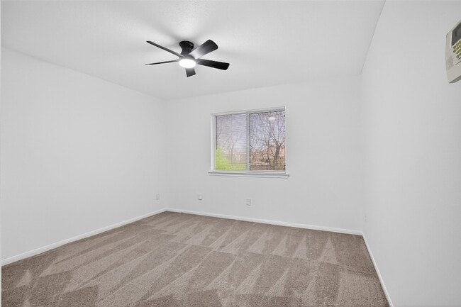 Building Photo - 15807 Sonoma Park Dr