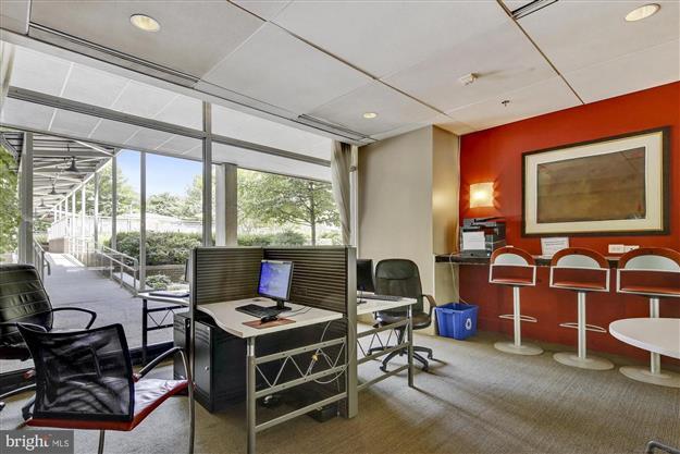 Business Center - 800 4th St SW