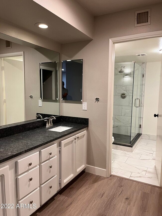 Building Photo - 7950 E Starlight Way