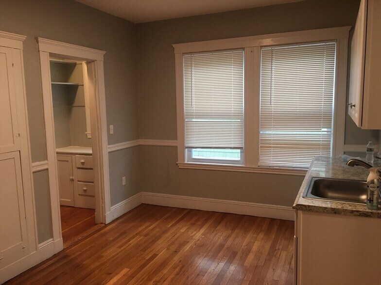 Building Photo - 7 Weld Hill St