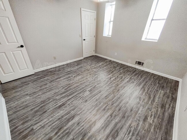 Building Photo - 5050 Top Cat Ct