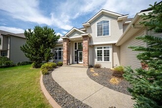 Building Photo - Strawberry Fields Neighborhood 4 bed 3 bath with office