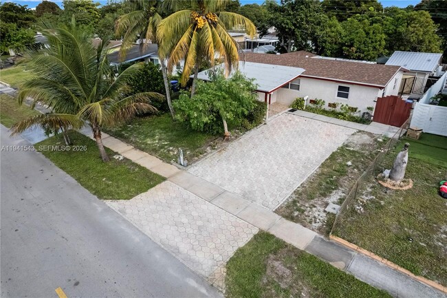 Building Photo - 801 N 70th Ave