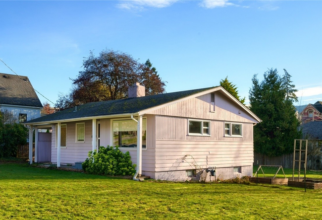 Building Photo - Classic Fairhaven Location 2 bed 1 bath ho...