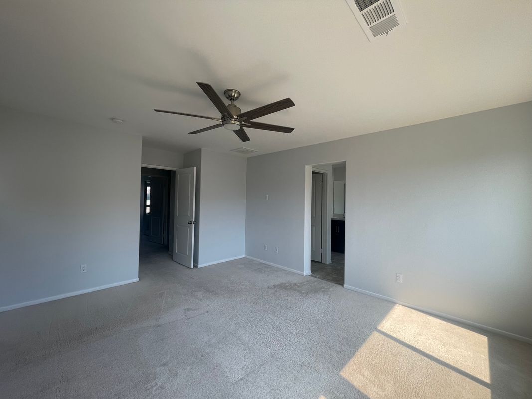 Building Photo - 24255 Lilac Ln