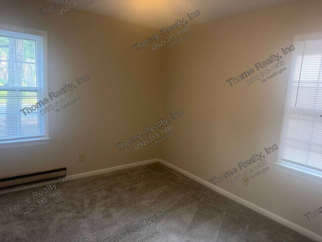 Building Photo - 1620 Charter Dr