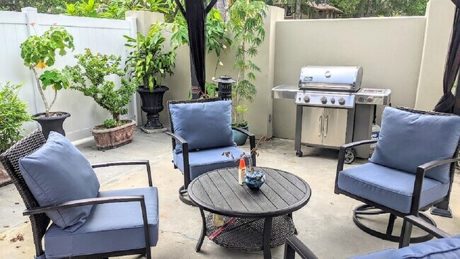 courtyard - 496 28th Ave N