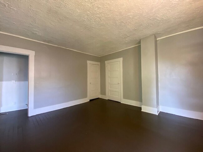 Building Photo - 612/614 Cedar St