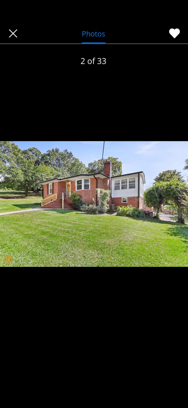 Building Photo - 102 Church St