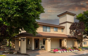 Leasing Office - The Redwood