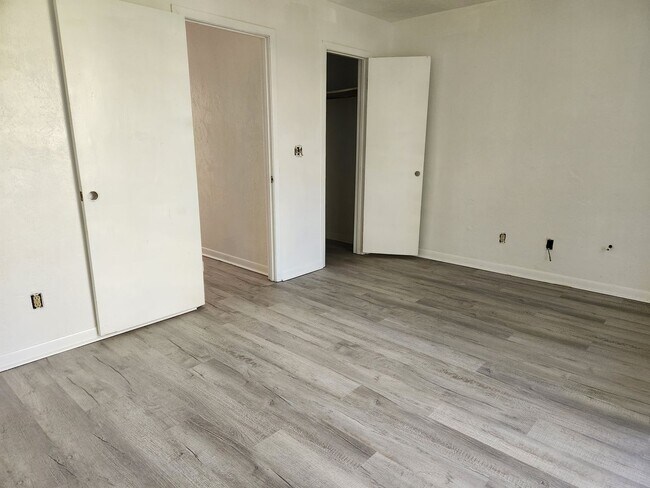 Building Photo - 1559 Hammock Dr