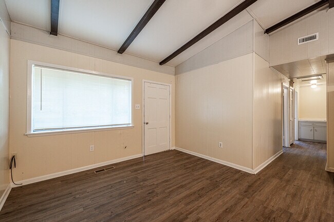Building Photo - 4 Fulmer Ln