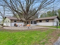 Building Photo - 1427 E Springhill Rd