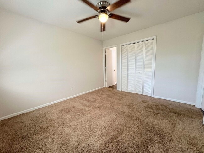 Building Photo - 2110 Golf Terrace Dr