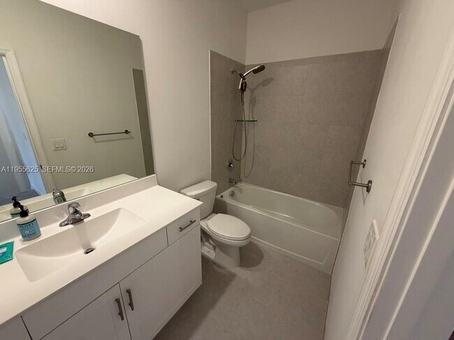 Building Photo - 21001 NE 8th Ave