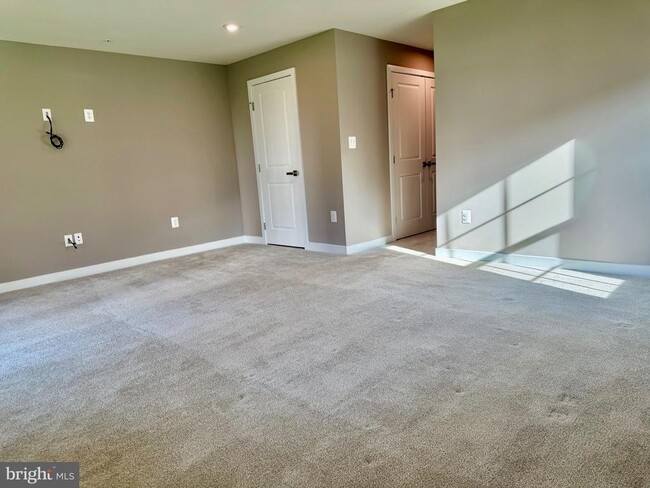 Building Photo - 149 Lawndale Dr