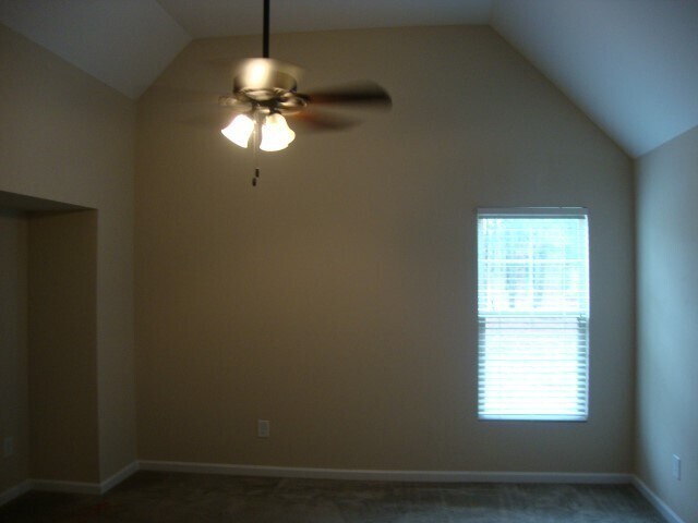 Building Photo - Stunning 2 Story Home with Open Kitchen