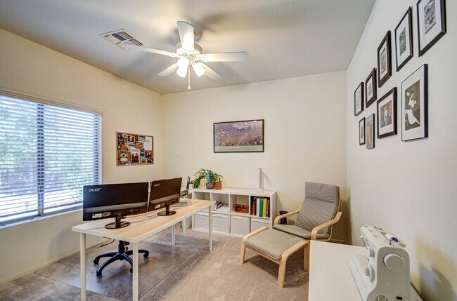 Building Photo - Del Rio Ranch Beauty