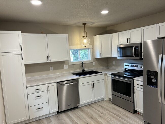 Building Photo - 209 N 22nd St